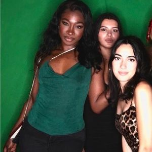 Meet your Posher, Demi